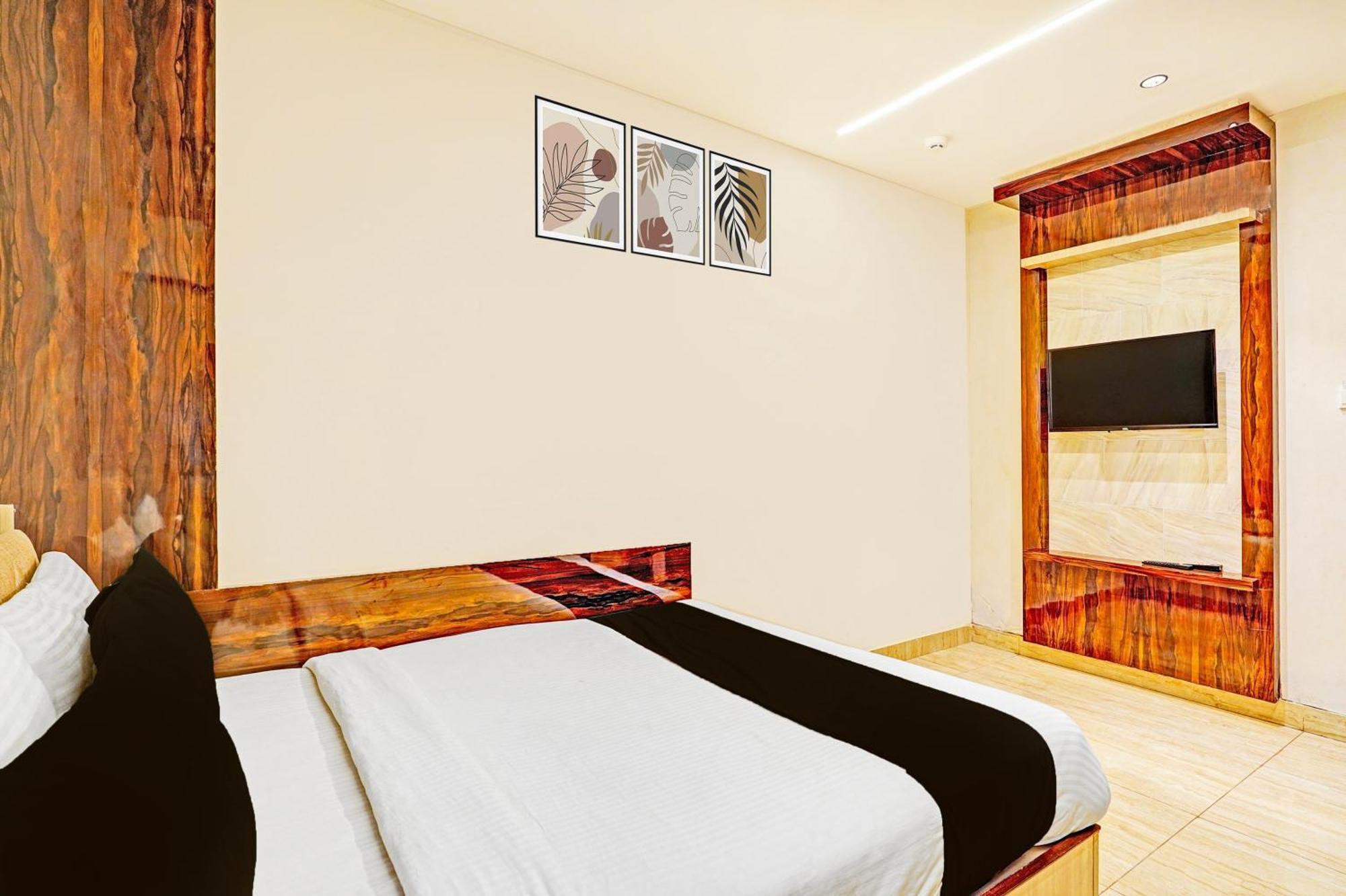 Super Townhouse Indiranagar Bangalore Exterior foto