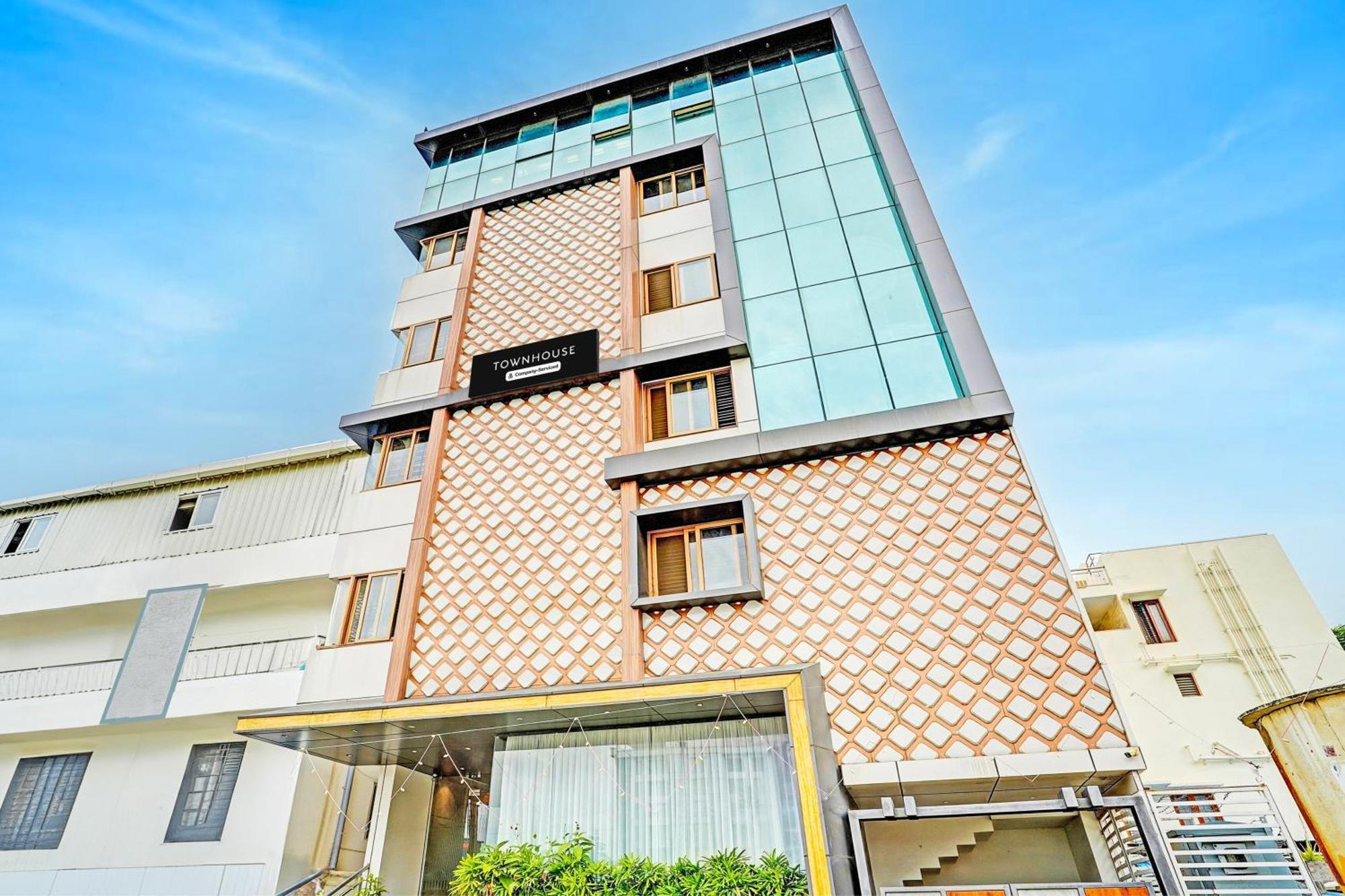 Super Townhouse Indiranagar Bangalore Exterior foto